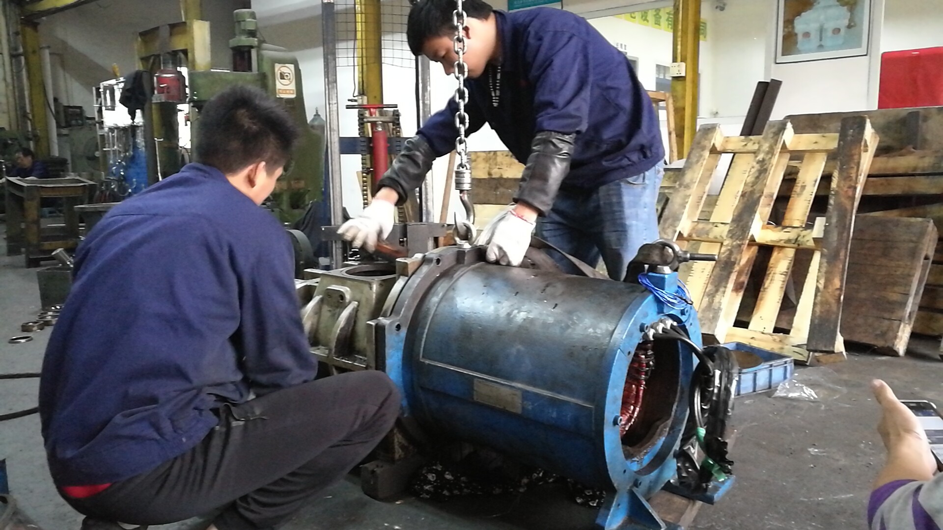 螺桿式空壓機機頭為什么漏油