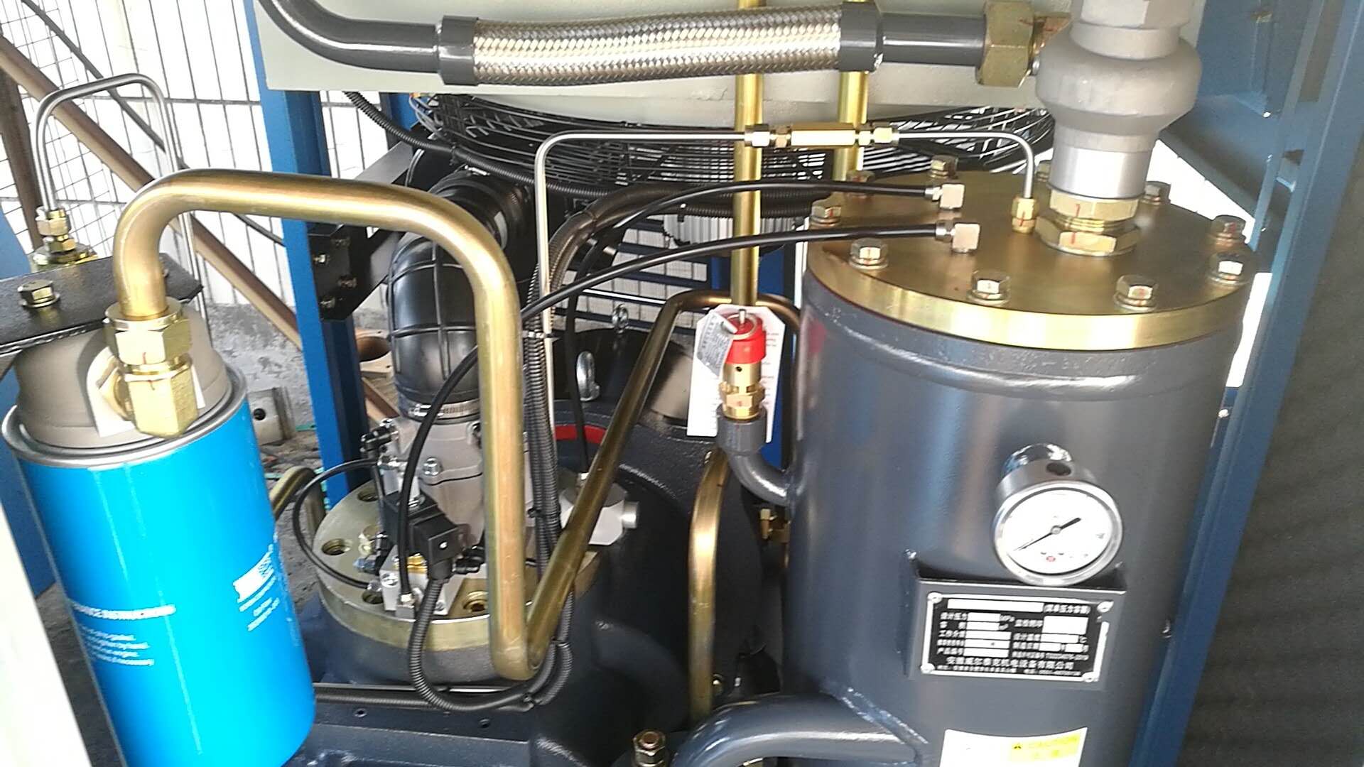 螺桿空壓機(jī)噴油